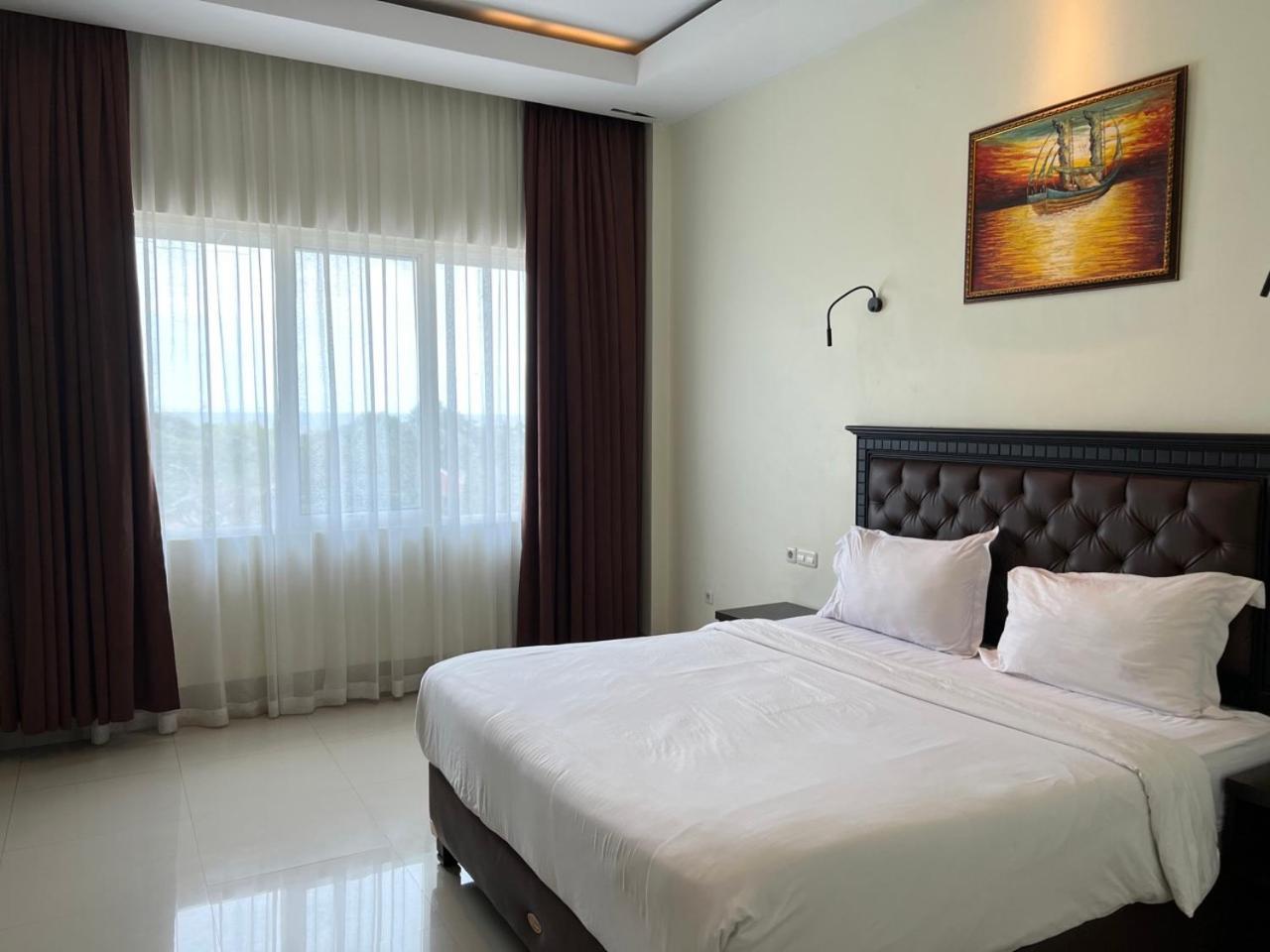 Kirei Hotel Bantaeng Exterior foto