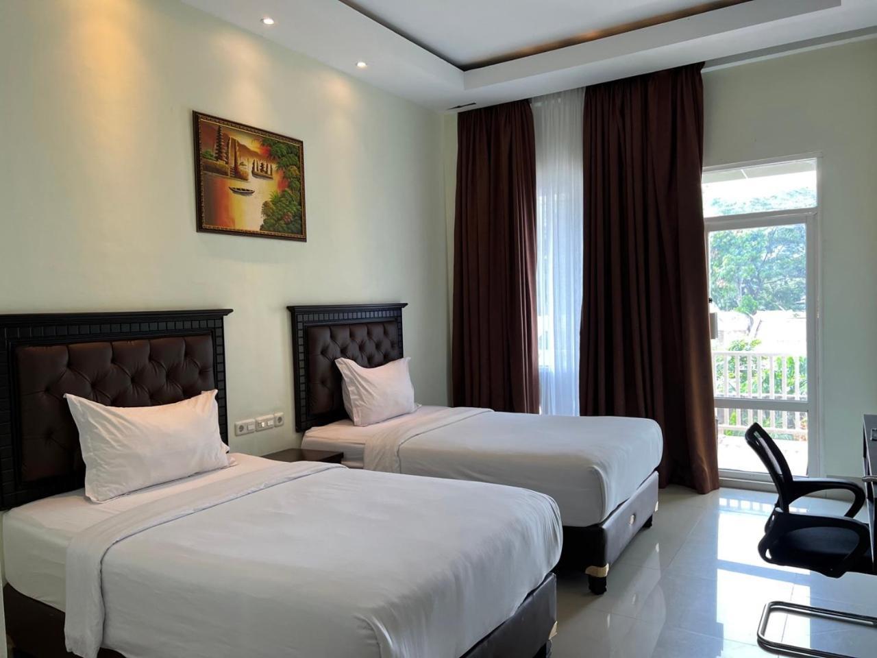 Kirei Hotel Bantaeng Exterior foto