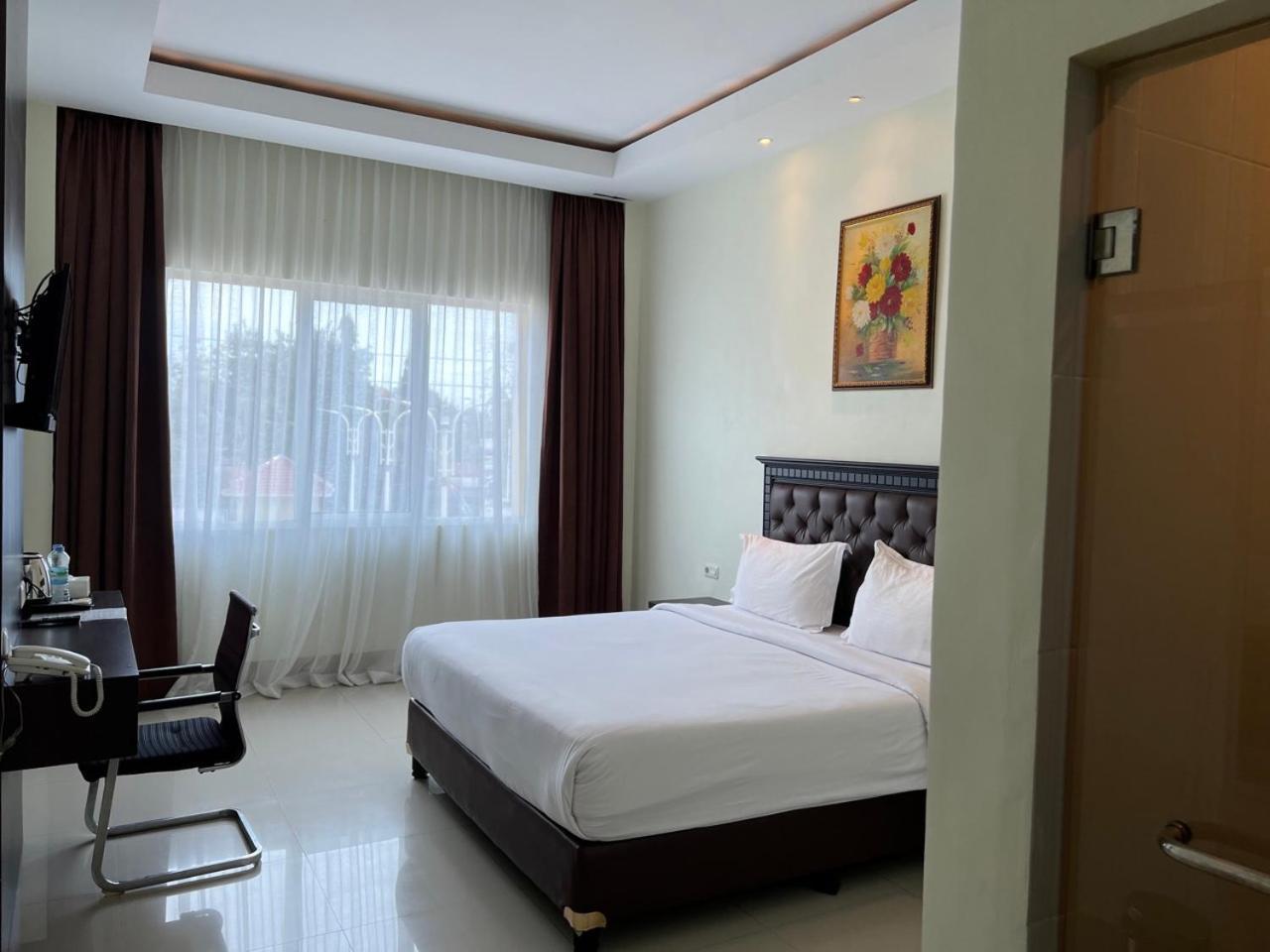 Kirei Hotel Bantaeng Exterior foto